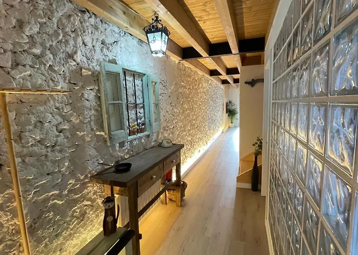 & Mar * 카스트로우르디알레스