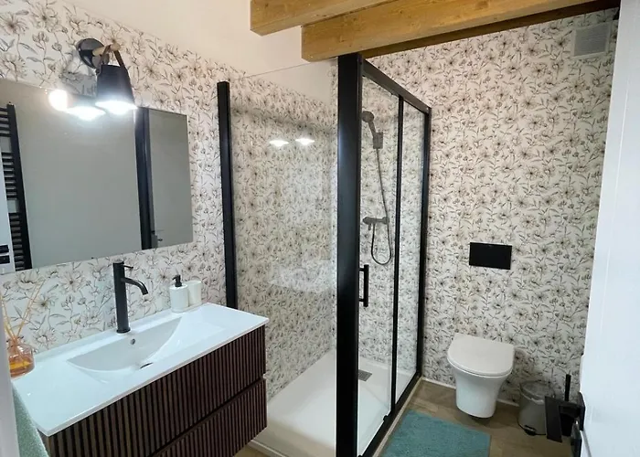 & Mar * 카스트로우르디알레스